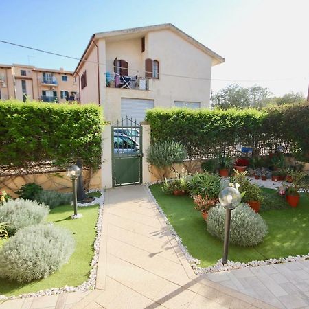 Hotel Casa Degli Ospiti Olbia Exterior foto