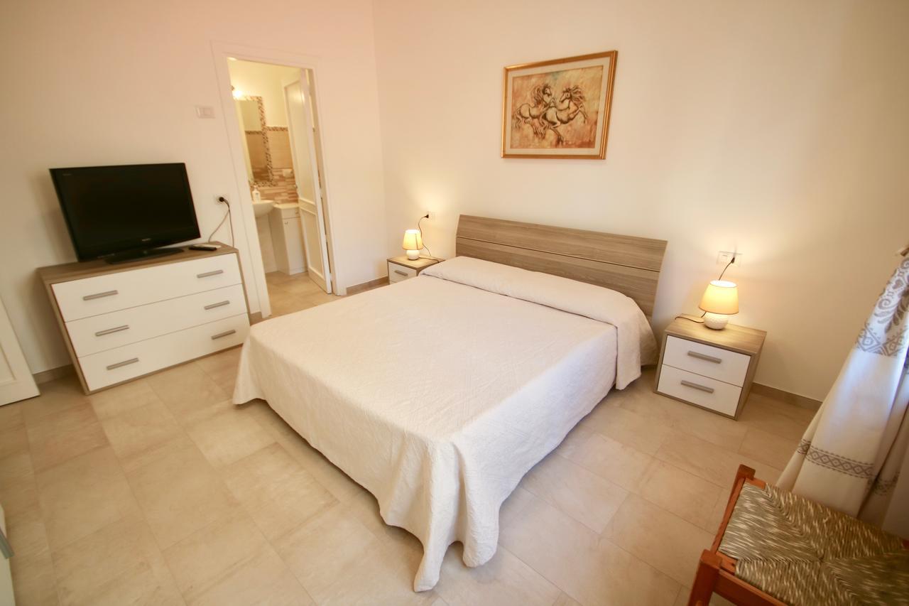 Hotel Casa Degli Ospiti Olbia Exterior foto